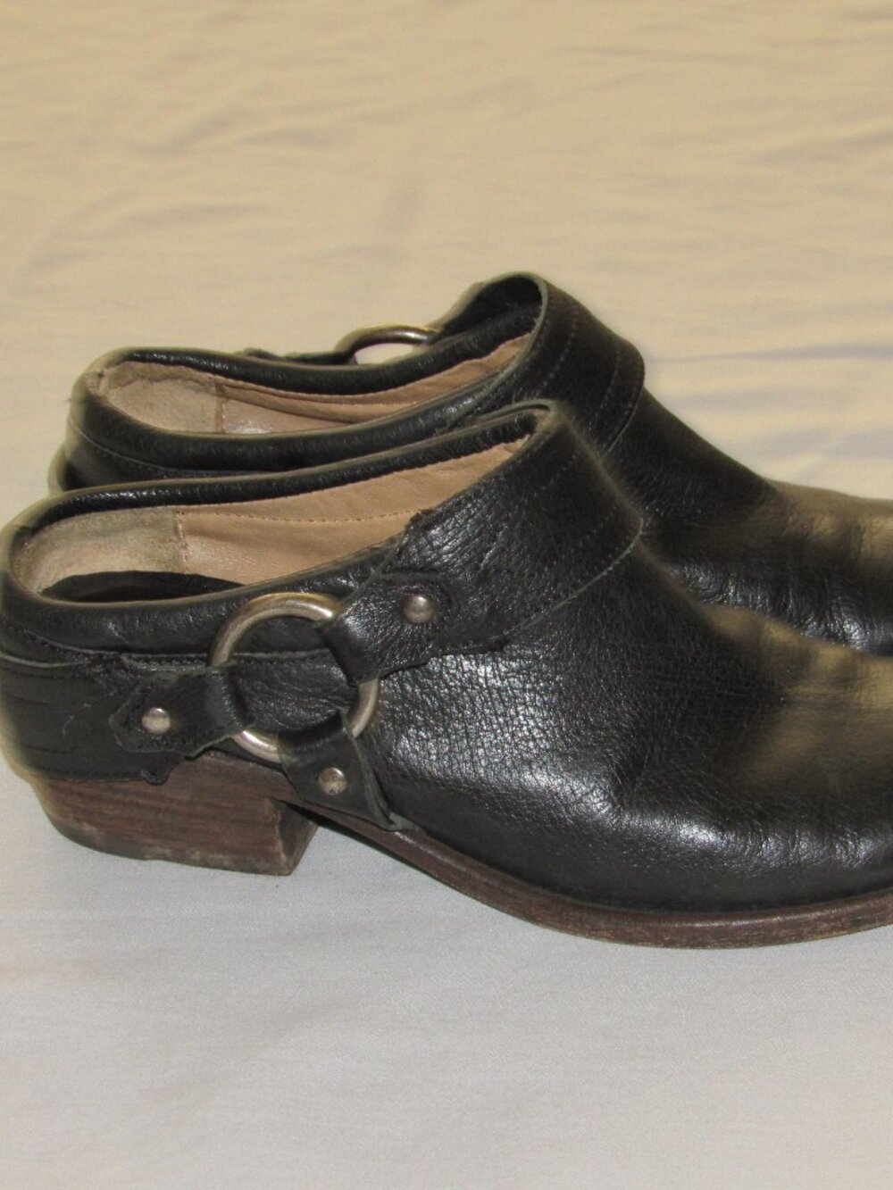 Frye Carson sz 8 Black Leather Western Harness Mule Bootie Boots Clogs 70160